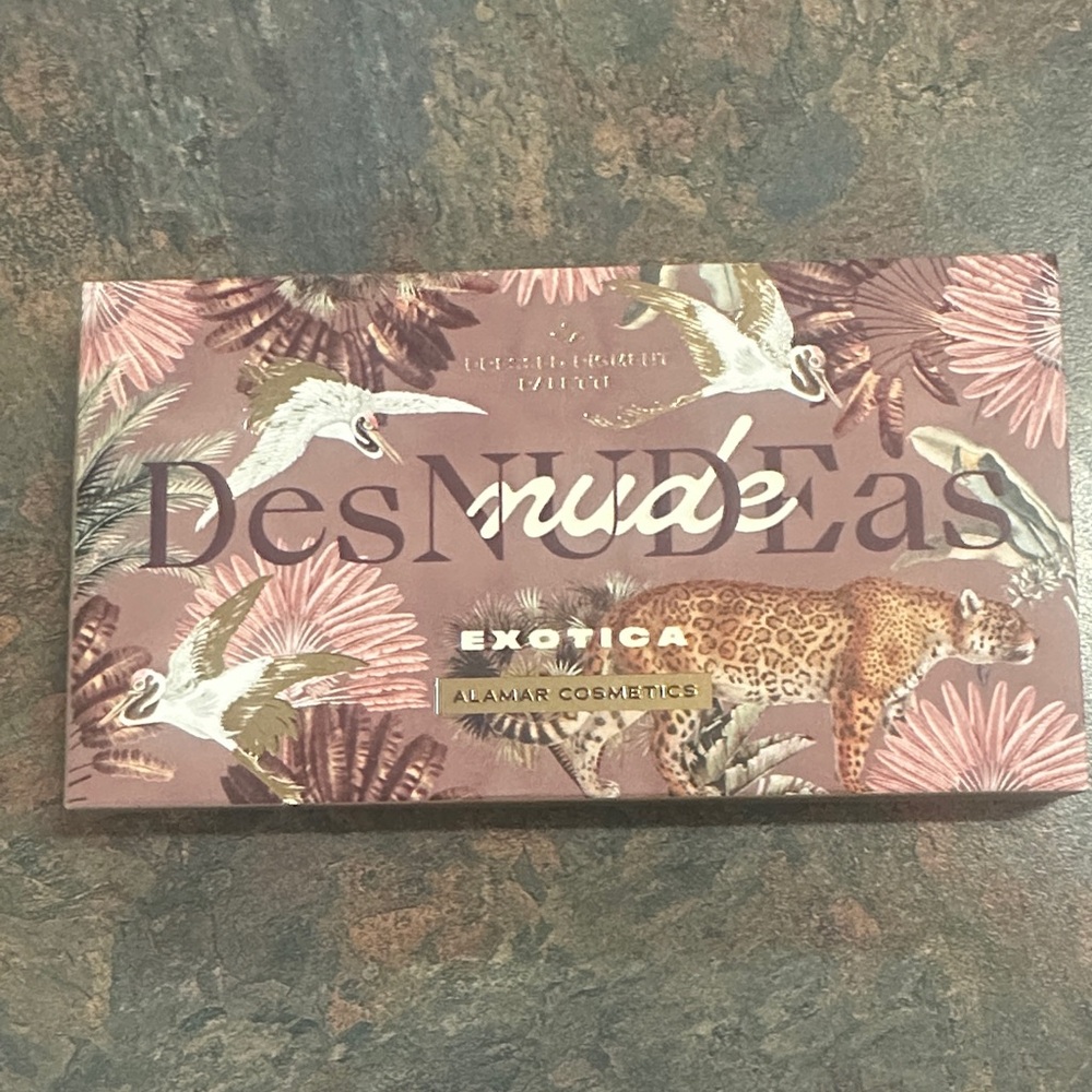 Alamar Cosmetics DesNUDEAs Exotica Eyeshadow Palette - Brown & Gold - New in box